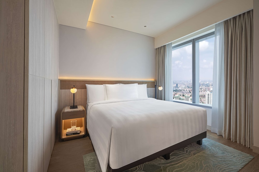 1 BEDROOM SUITE