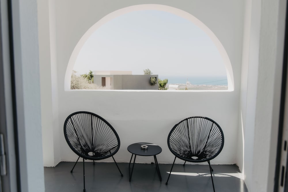 Georgis Apartments 9/50