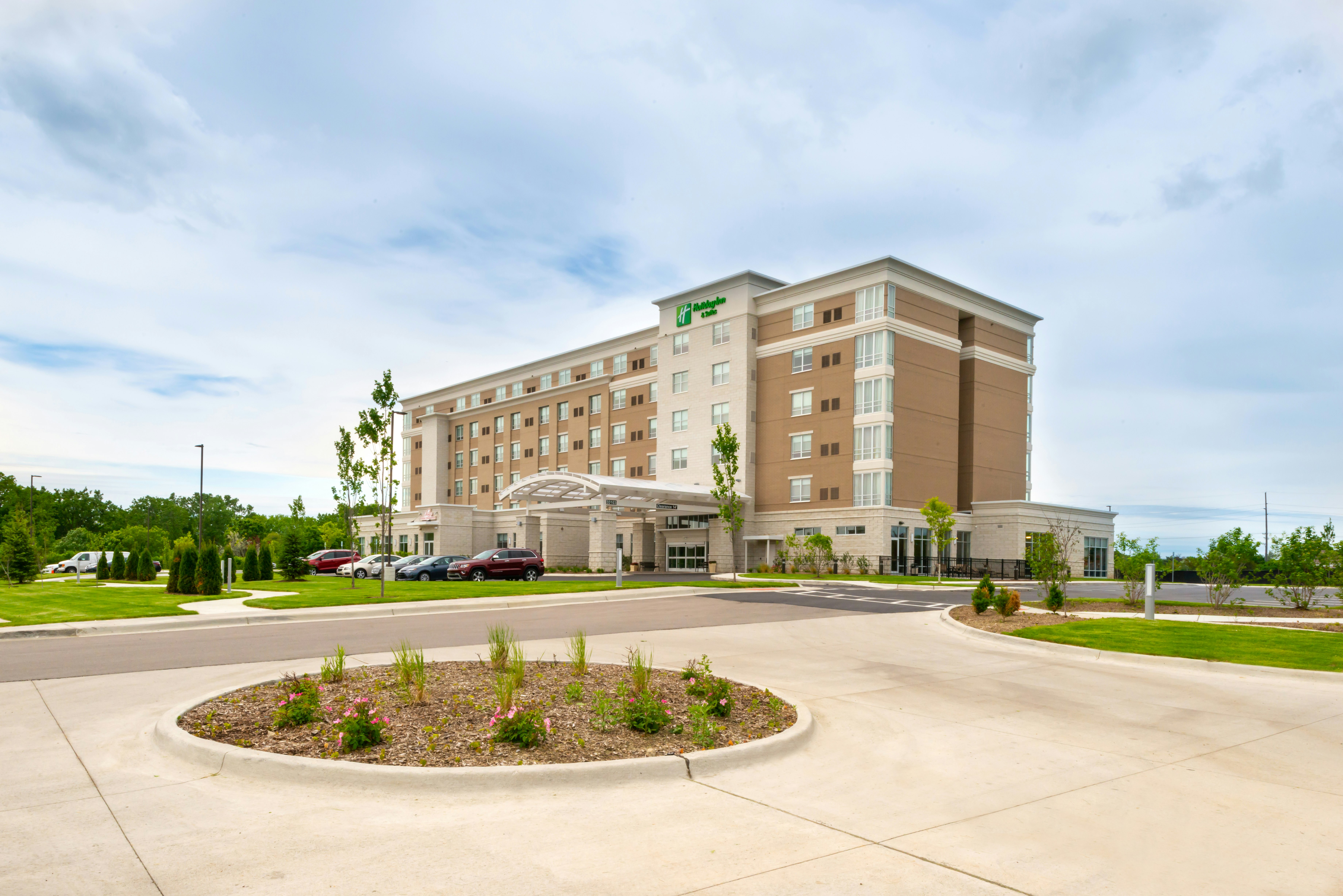 Holiday Inn Hotel Suites Farmington Hills Detroit Nw 4/50