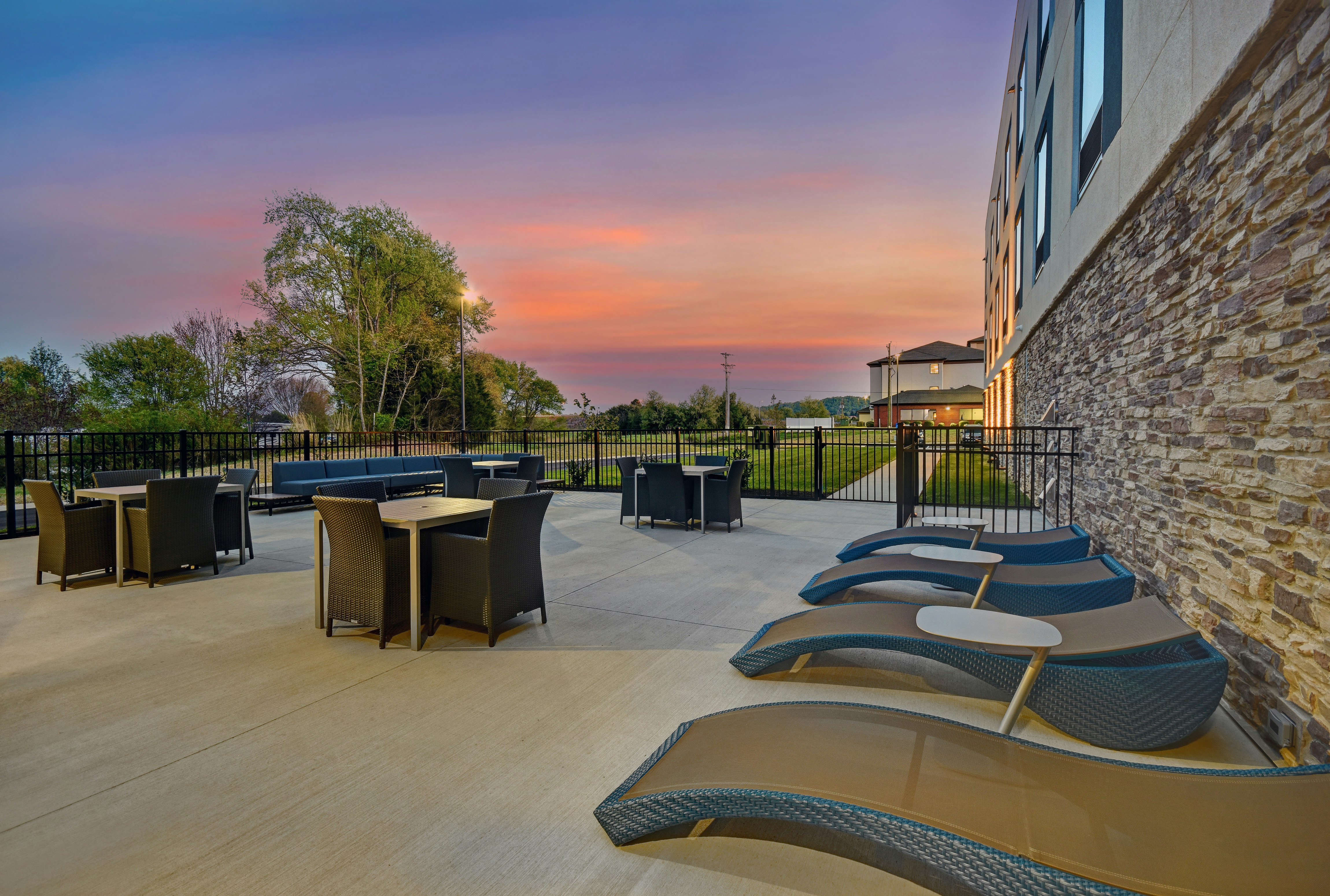 Hampton Inn Cave City 23/24