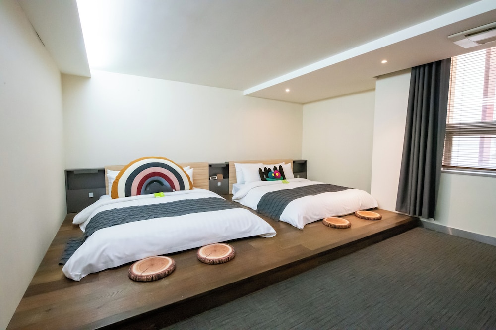 Metro Hotel Myeongdong 21/71