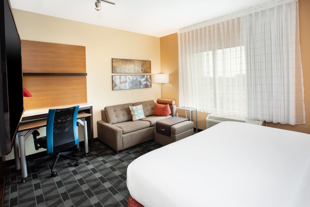 TownePlace Suites Detroit Belleville 13/50