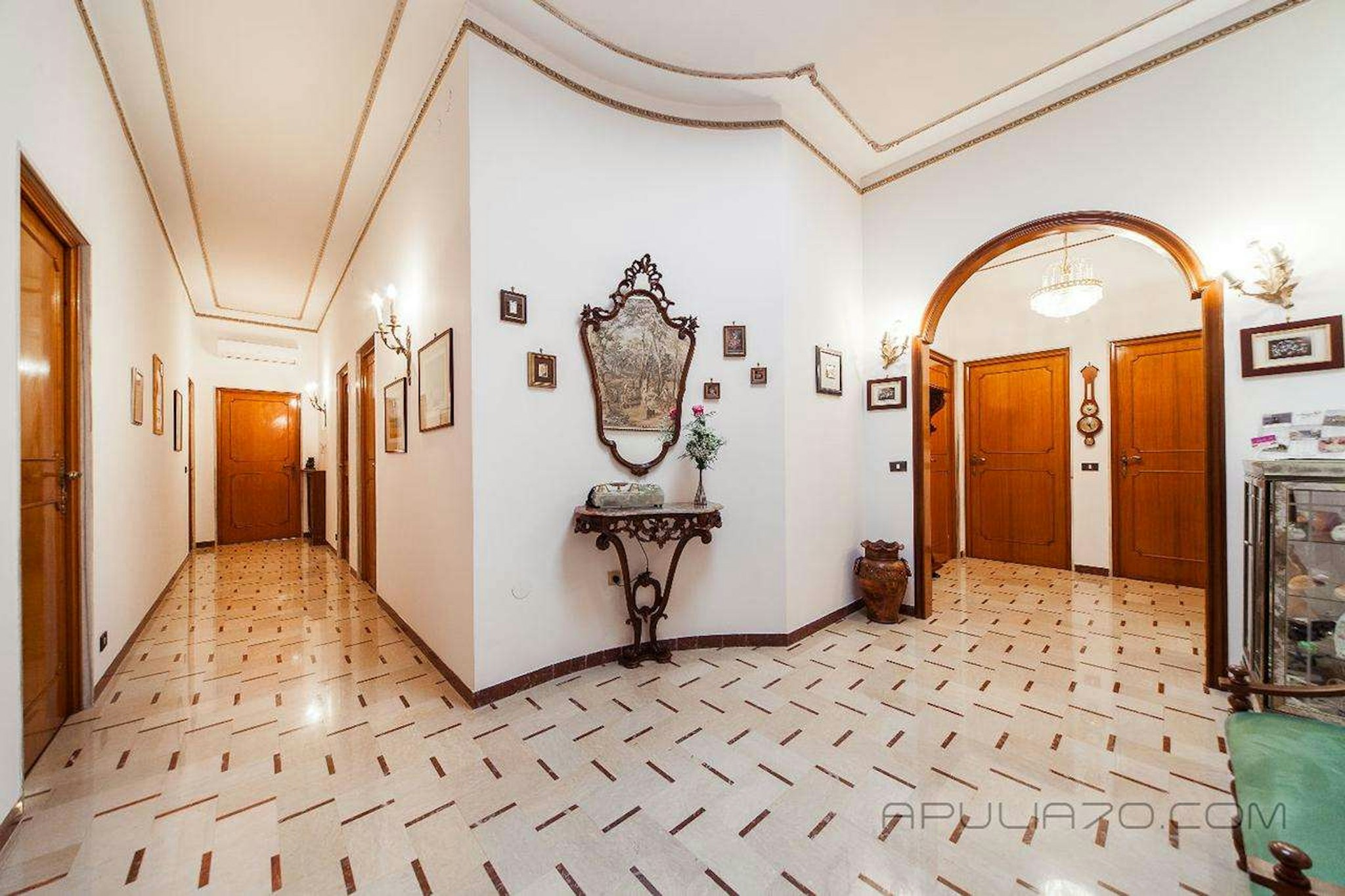 APULIA 70 HOLIDAYS 6/63