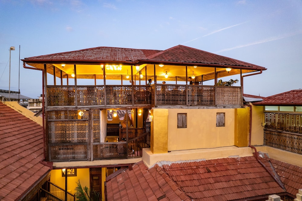 Jafferji House 6/77
