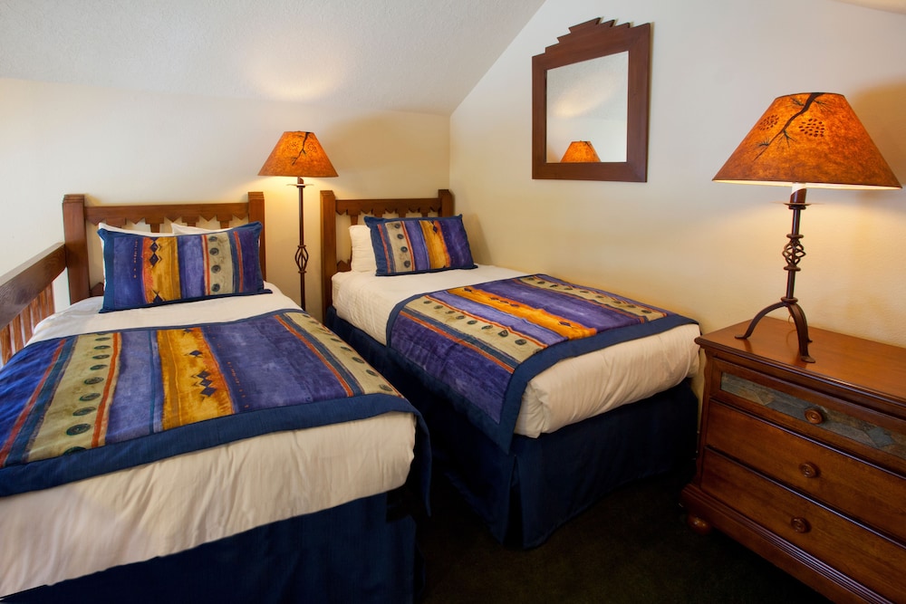 Alpine Village Suites 15/50