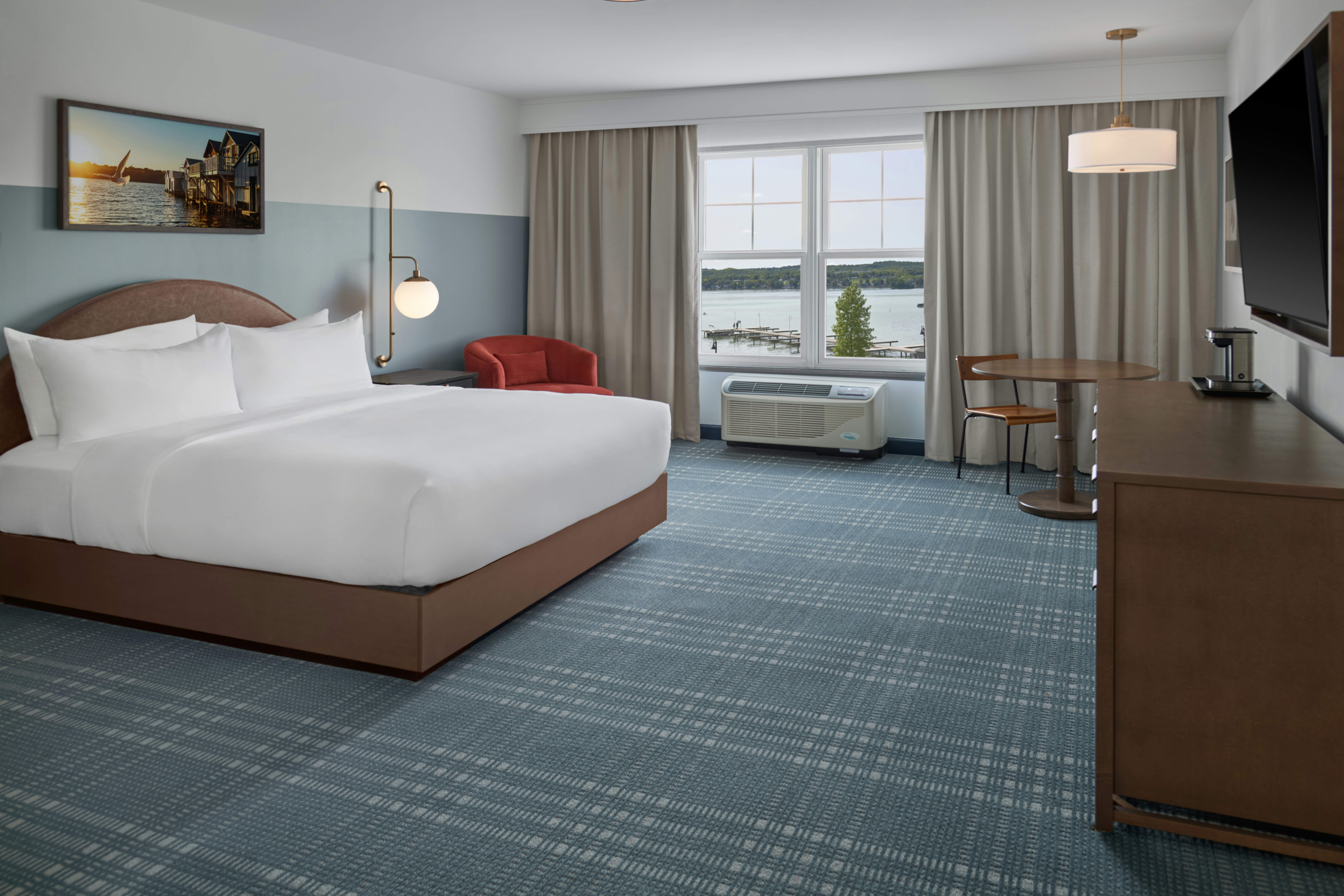 Room, King Bed, Lake View, Accessible