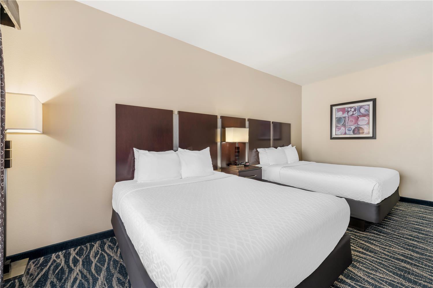 Best Western Plus Eastgate Inn & Suites 14/32
