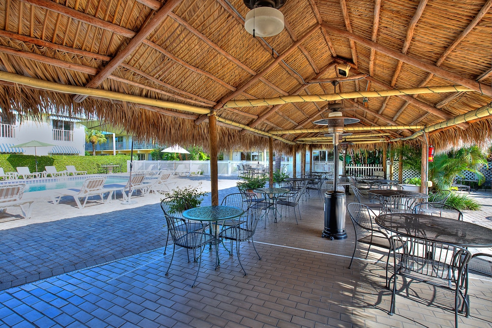 Naples Garden Inn 45/57