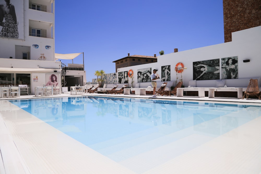 Zhero Hotel 4/55