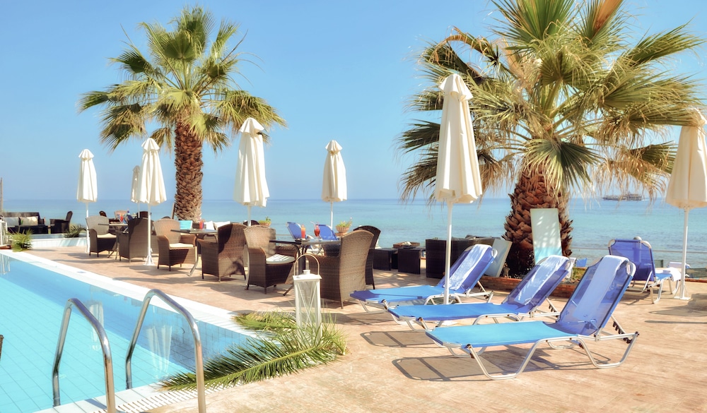 Belussi Beach Hotel & Suites 34/50