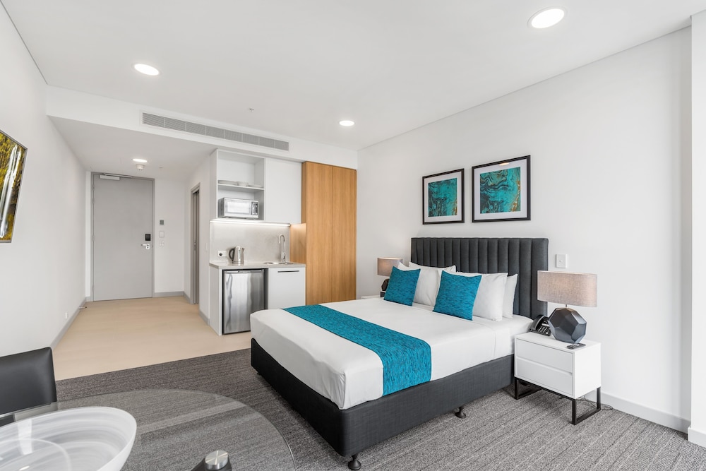 Essence Suites Taringa 17/60