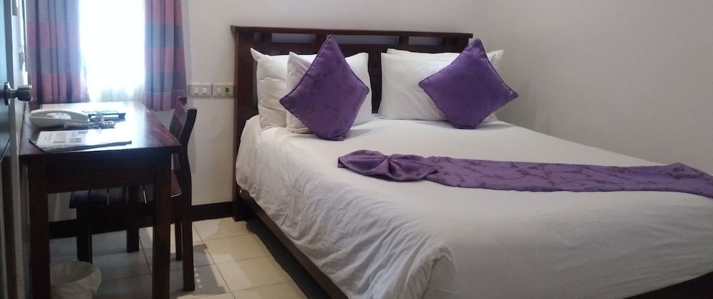 Safari Lodge Baguio By Log Cabin Hotel 12/76