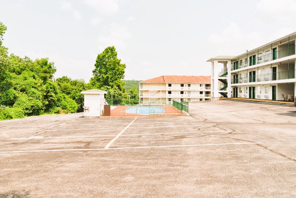 Evergreen Inn 40/50