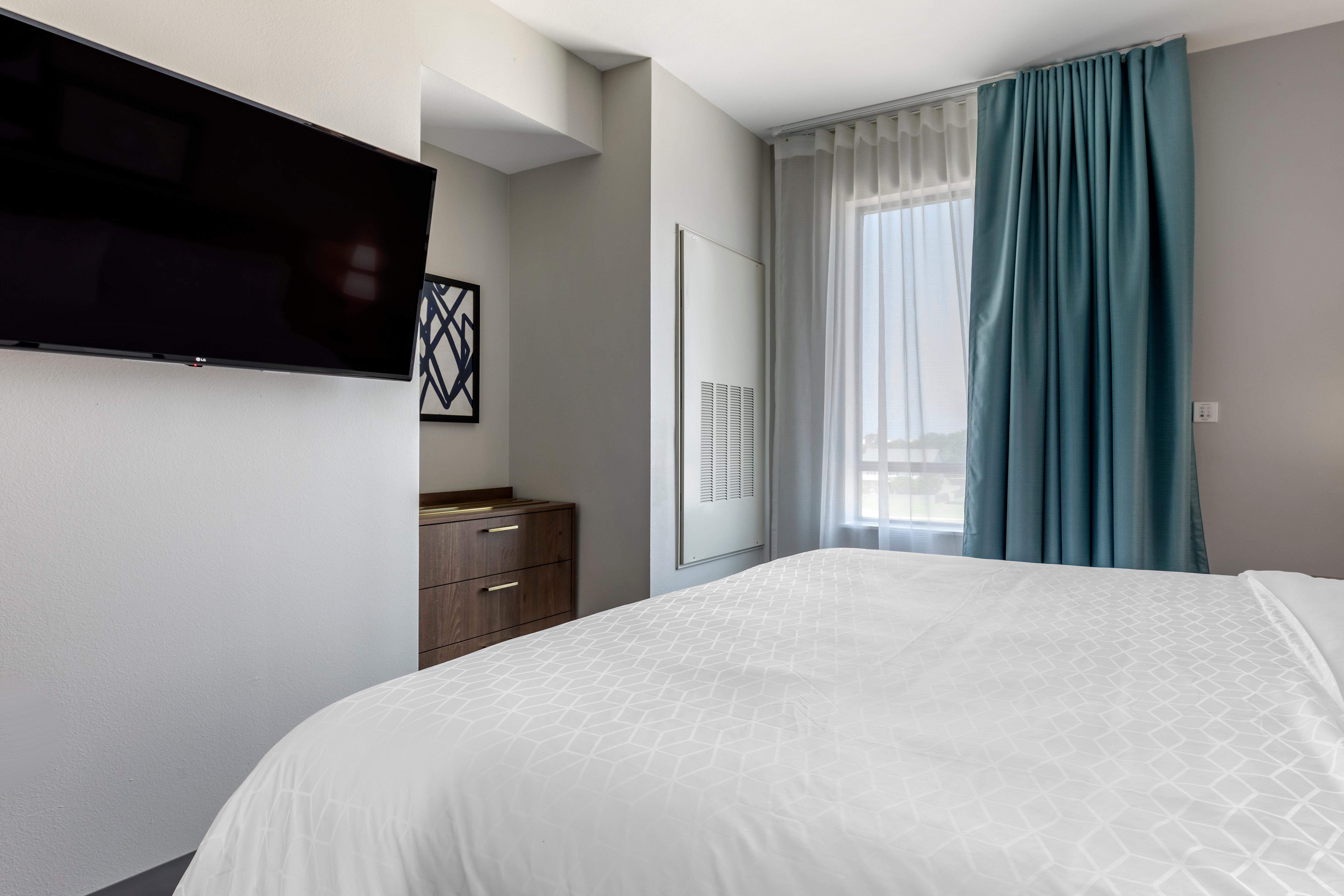 1 Bedroom, Suite, King Bed, Sofa, Accessible