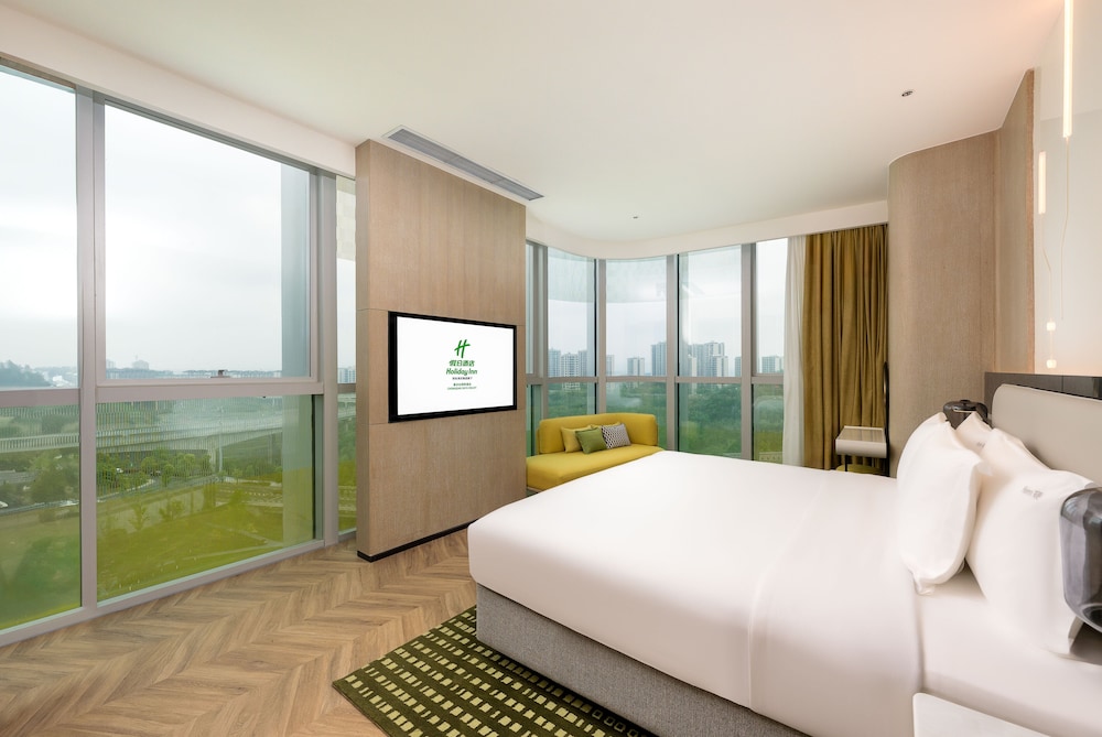 Suite, King Bed, Outdoor Living Area