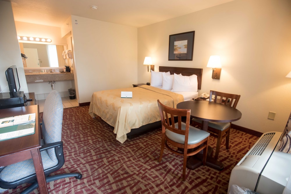 Quality Inn At Town Center 18/34