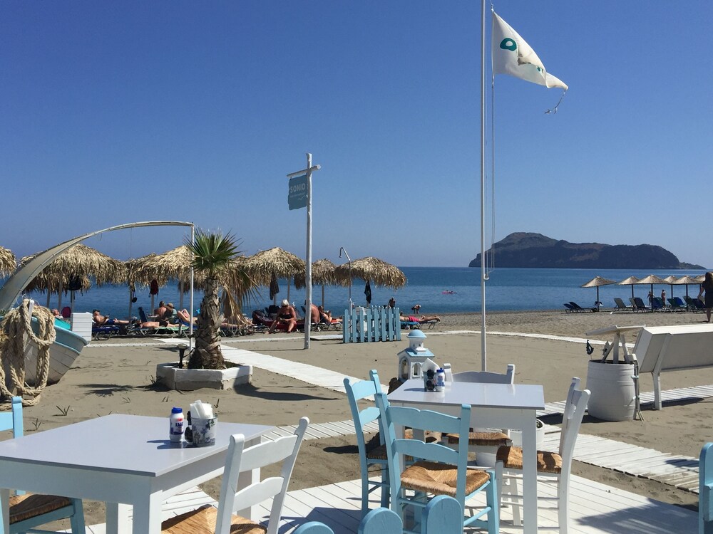 Sonio Beach Hotel 27/57