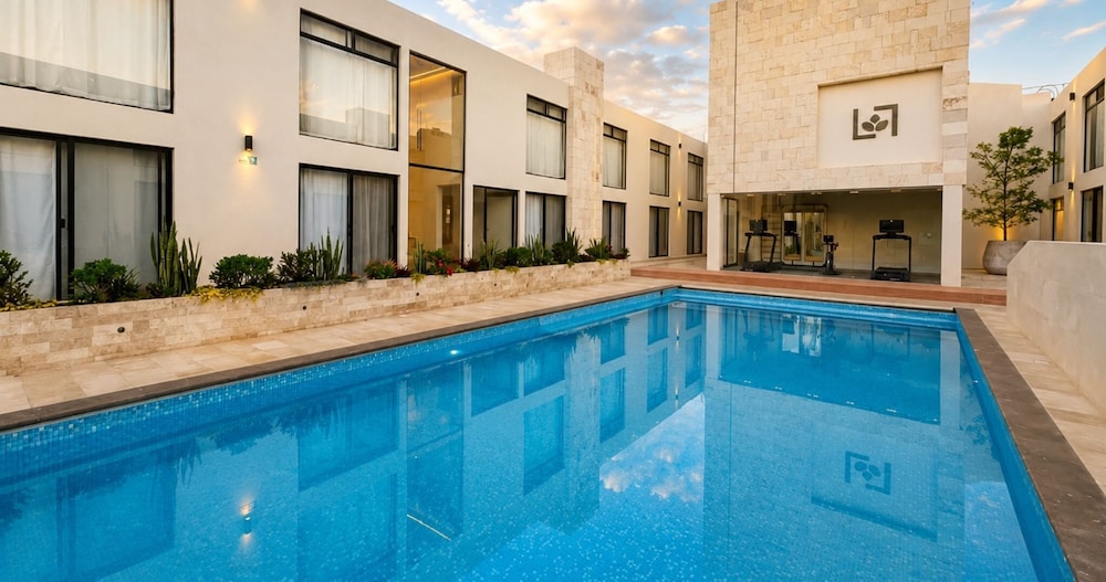 La Posada Hotel &amp; Suites 36/68