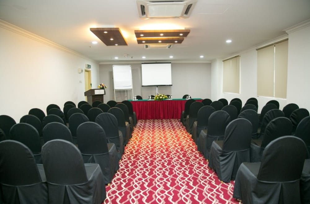 Howard Johnson By Wyndham Kuala Lumpur 118 60/66