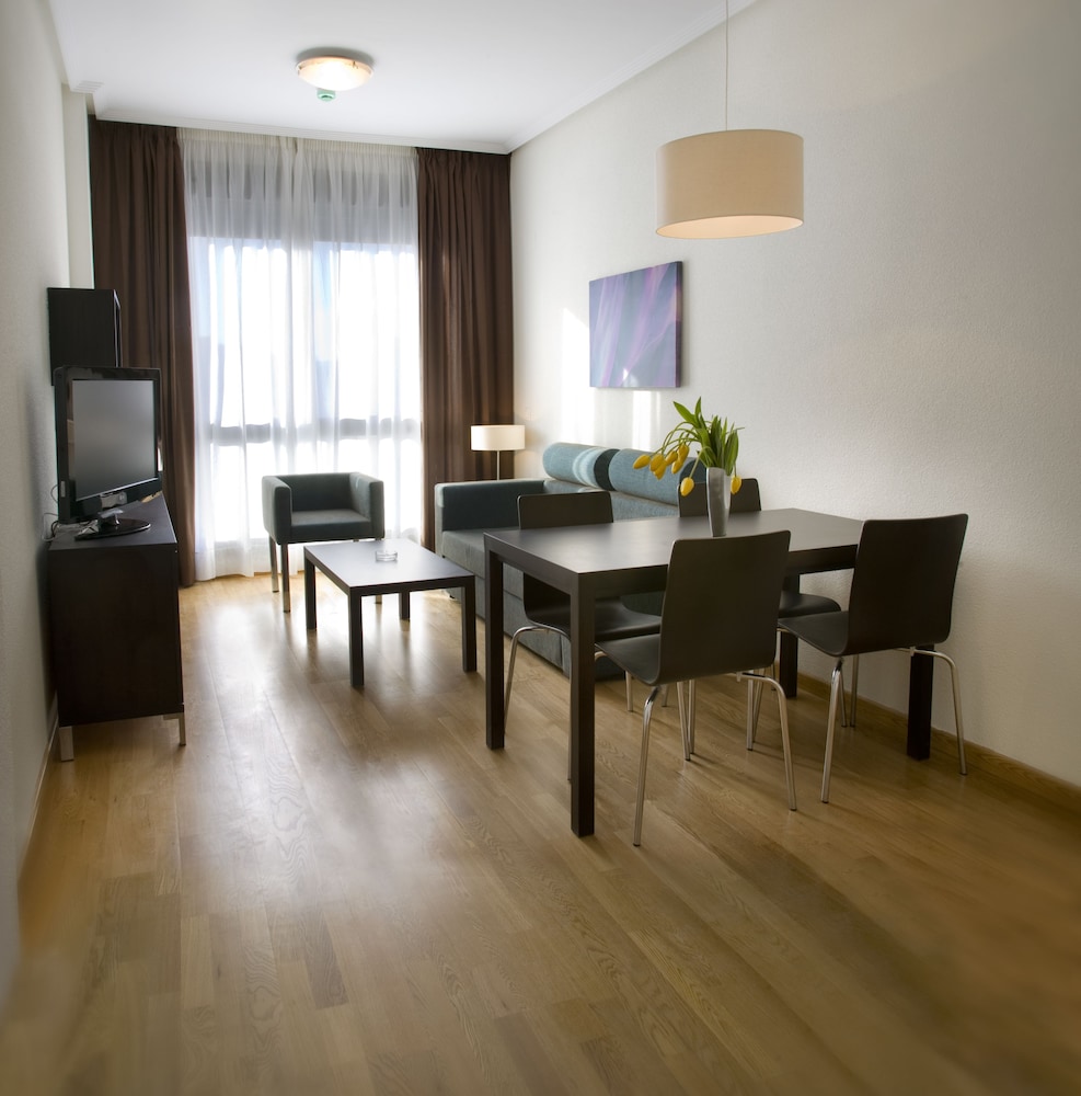 Compostela Suites 56/66