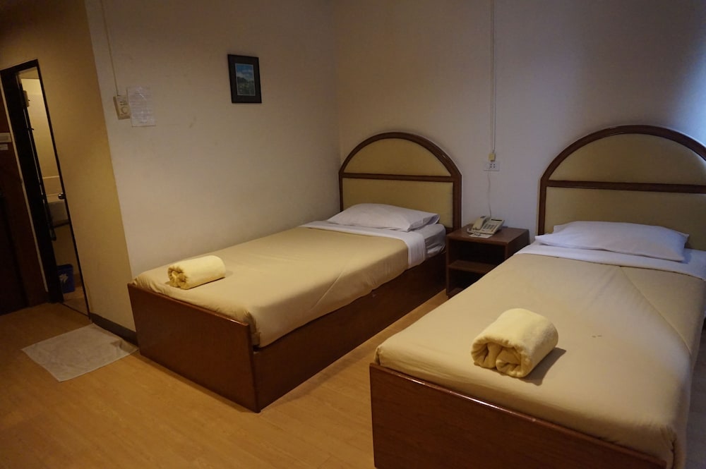 Supak Hotel 18/37