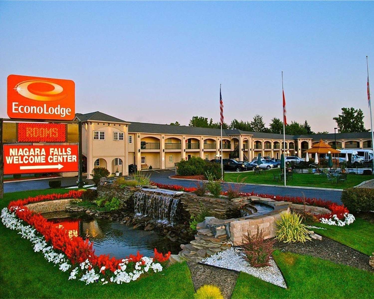 Econo Lodge At The Falls North photo4