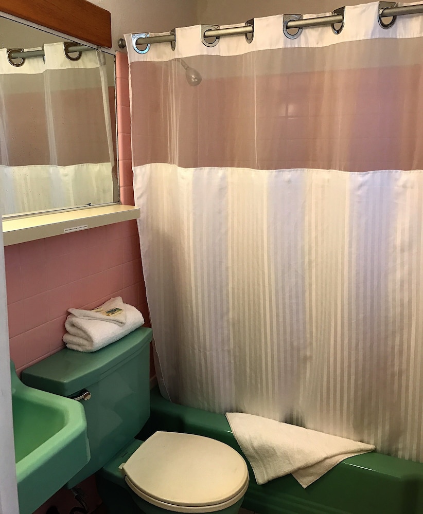 Tangiers Motel 25/59