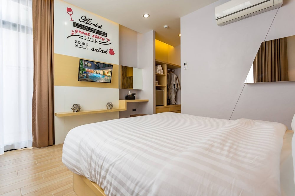 ONE LOFT HOTEL 10/50