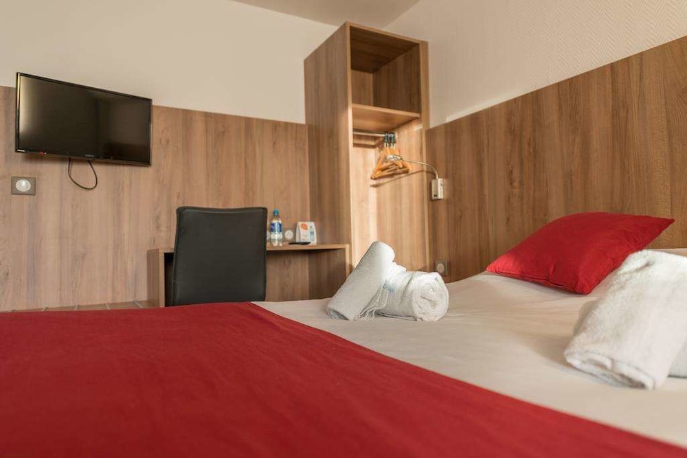 BRIT HOTEL PLAISANCE 23/61