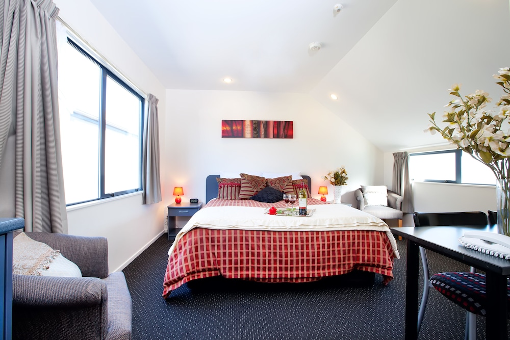 298 Westside Motor Lodge 15/41
