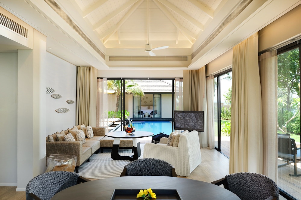 The ShellSea Krabi 37/65