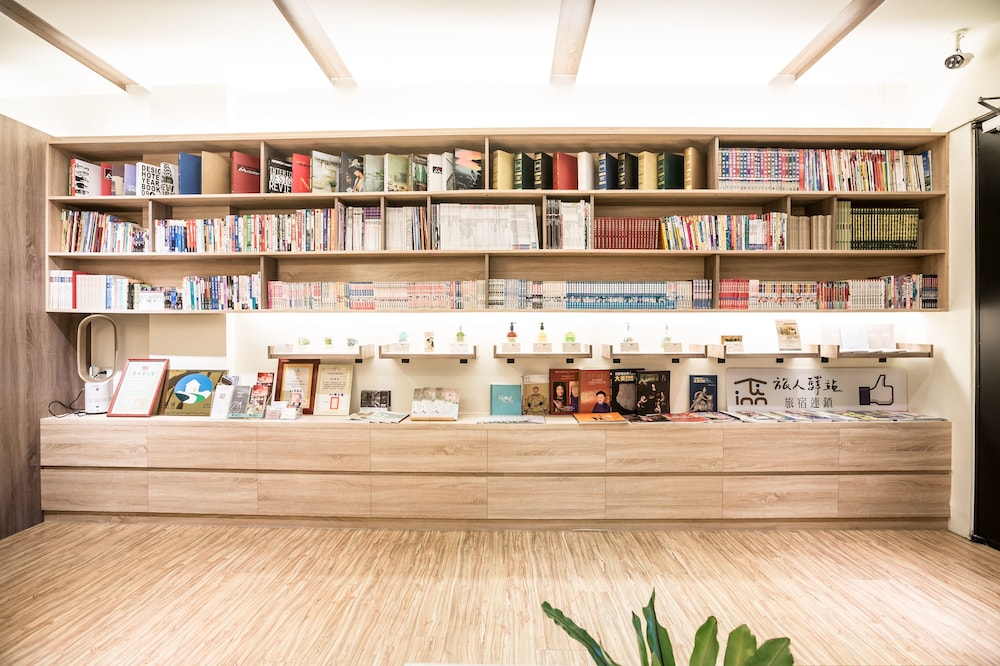 Traveller-Inn Zhongzheng Library 4/60