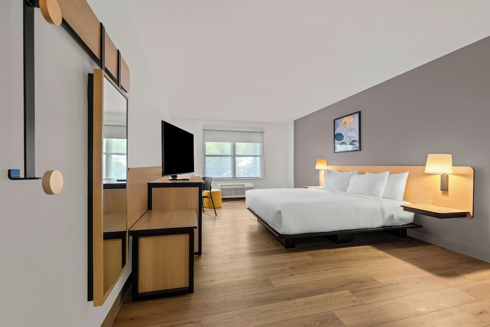 Studio, King Bed, Sofa