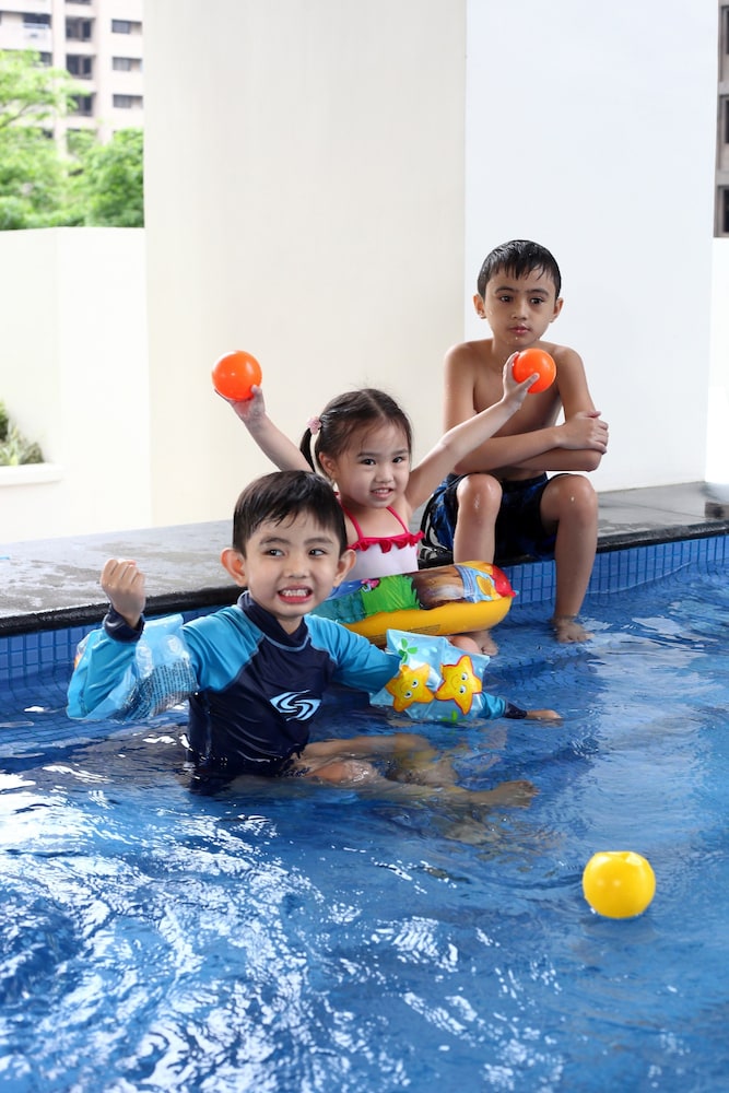 The Exchange Regency Residence Hotel 40/66