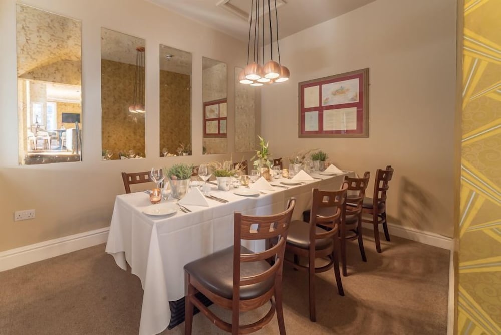 Lamplighter Dining Rooms 53/61