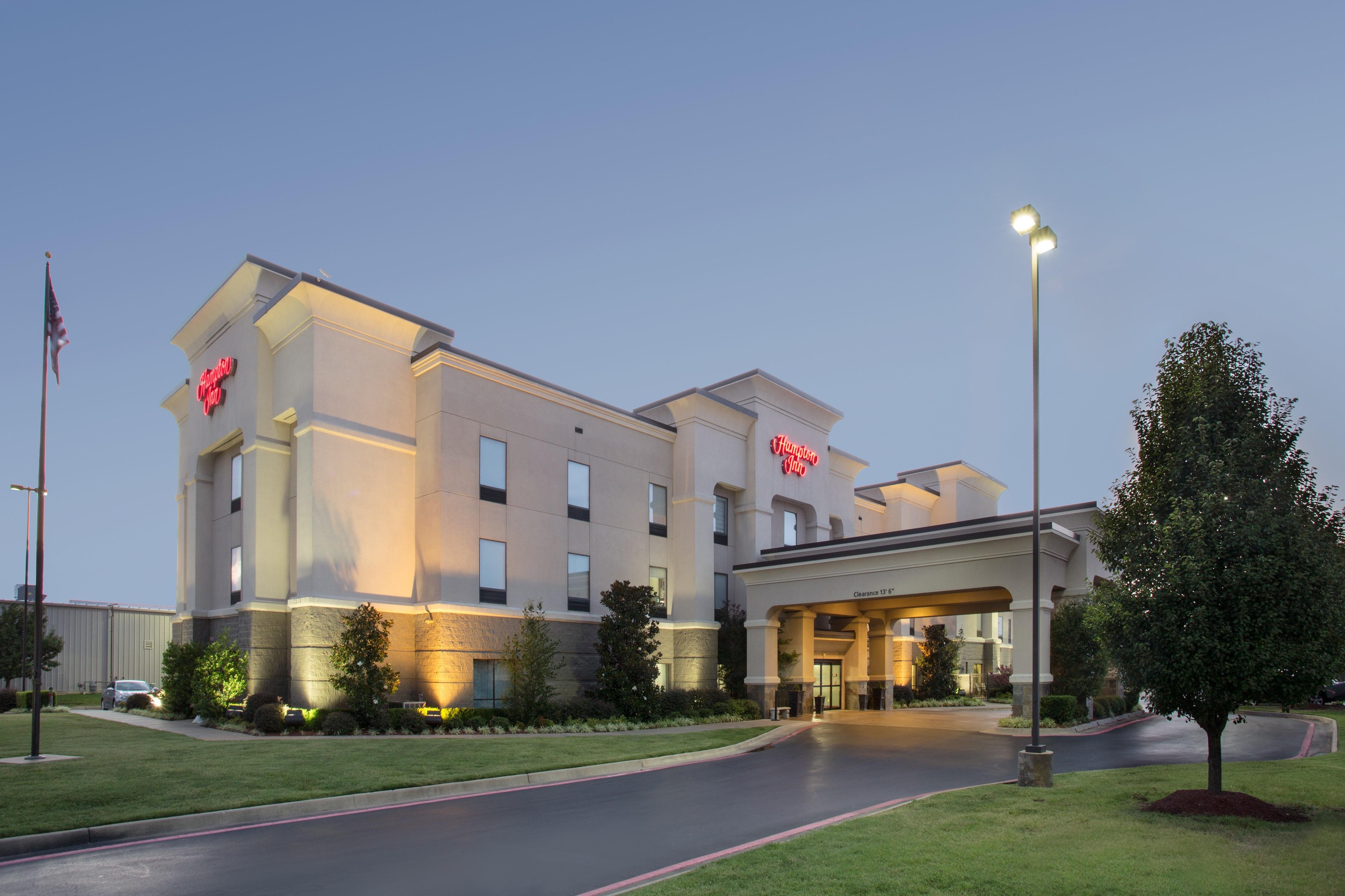 Hampton Inn Siloam Springs 5/50