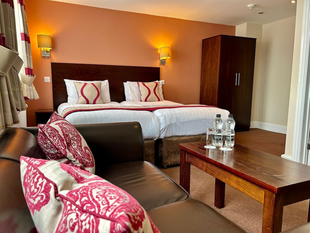 DELUXE, DOUBLE BED