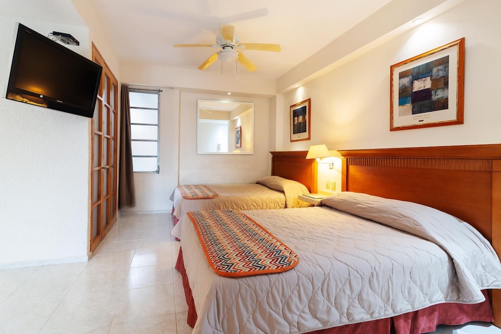 Hotel Suites Nader 7/33