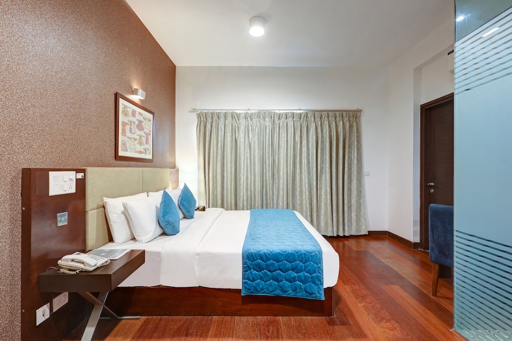 Stately Suites, Golf Course Road 28/58