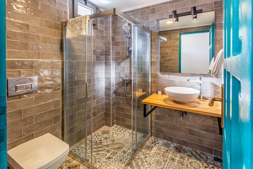 Avlu Otel Palamutbuku 18/19