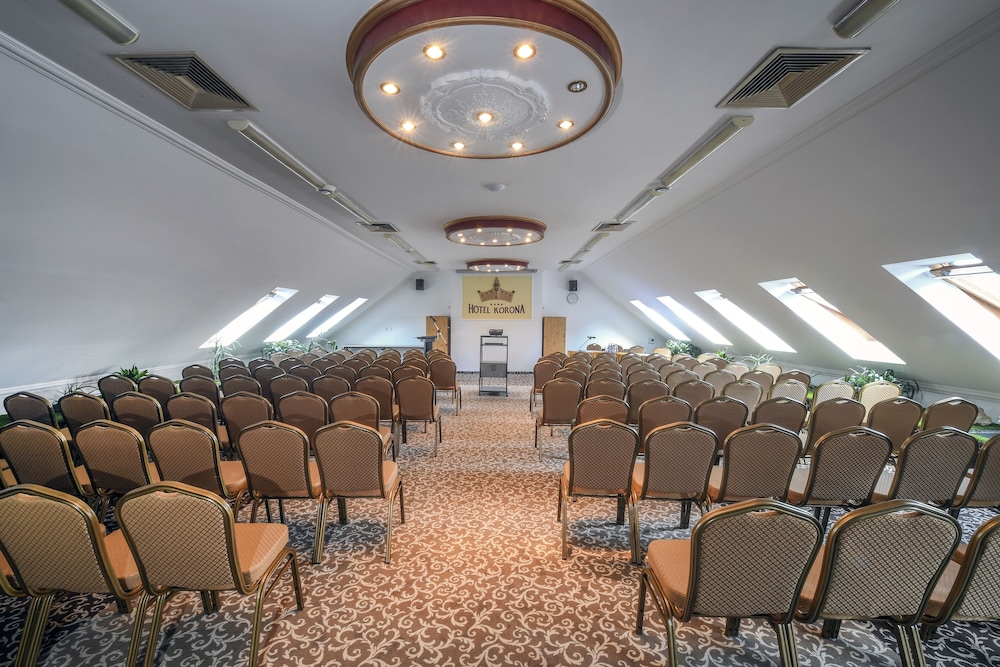 Hotel Korona Eger 61/66