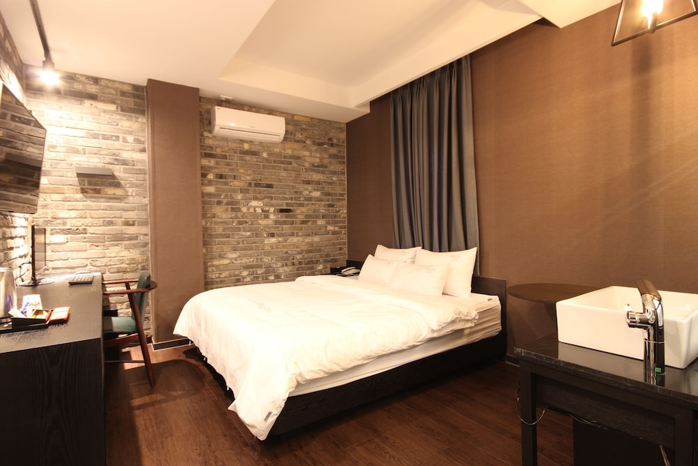 Jinhae Pasta Hotel 29/47