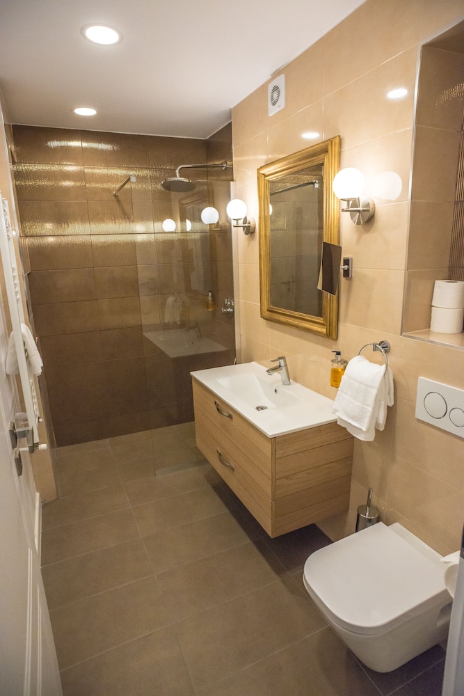 Uba Aparthotel 46/50
