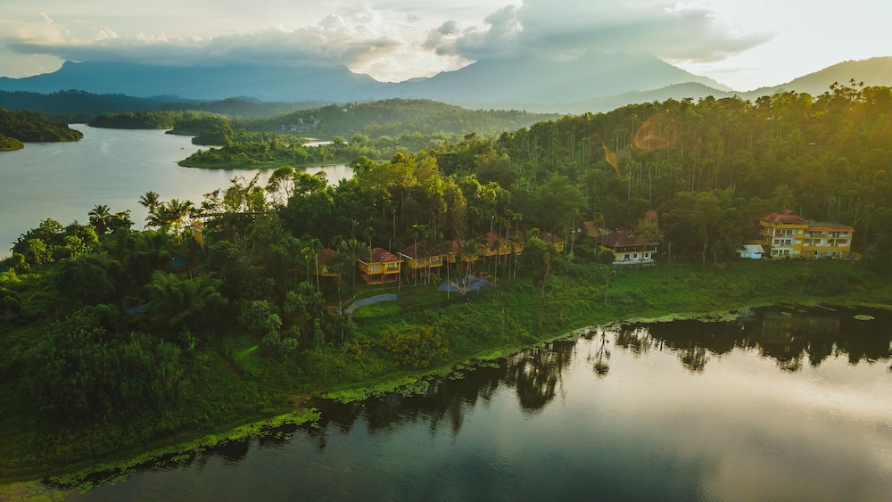 KARAPUZHA VILLAGE RESORT 41/51