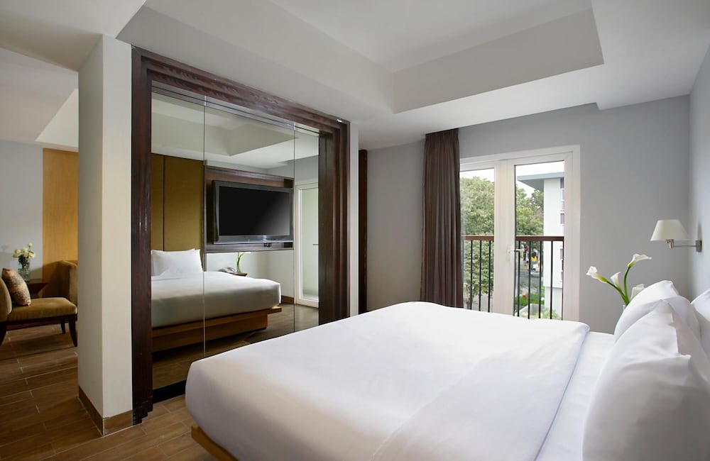 Hotel Santika Mataram 17/70
