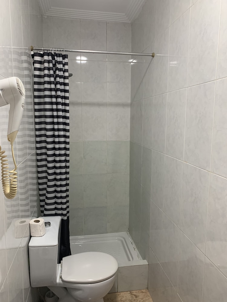 Hostal Alcobia 30/33