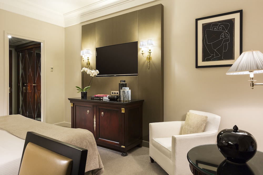Hotel Francois 1Er 8/52