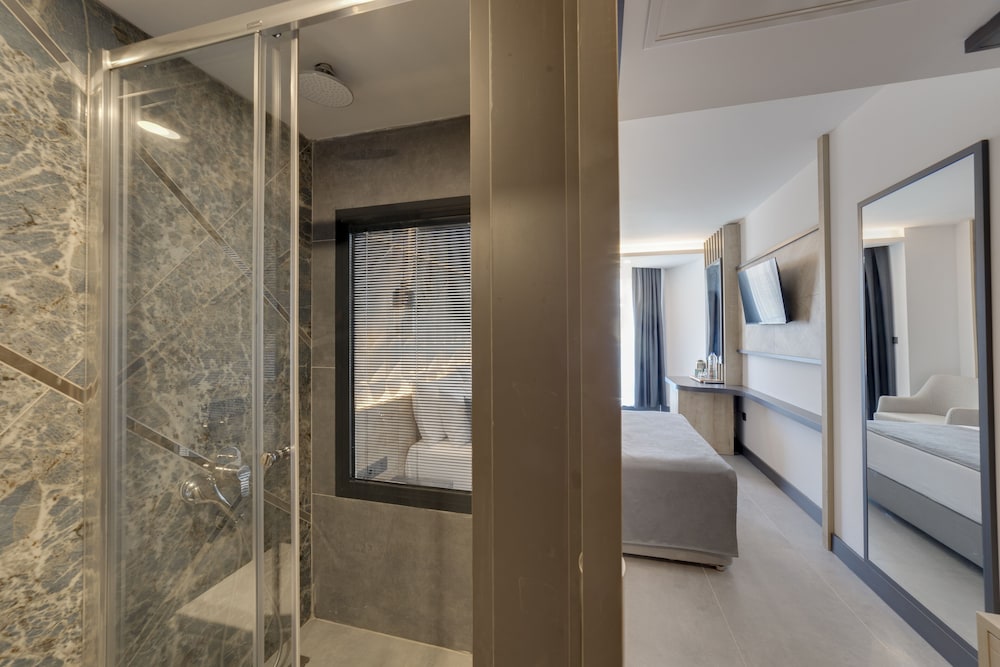 Signature Blue Resort 50/50