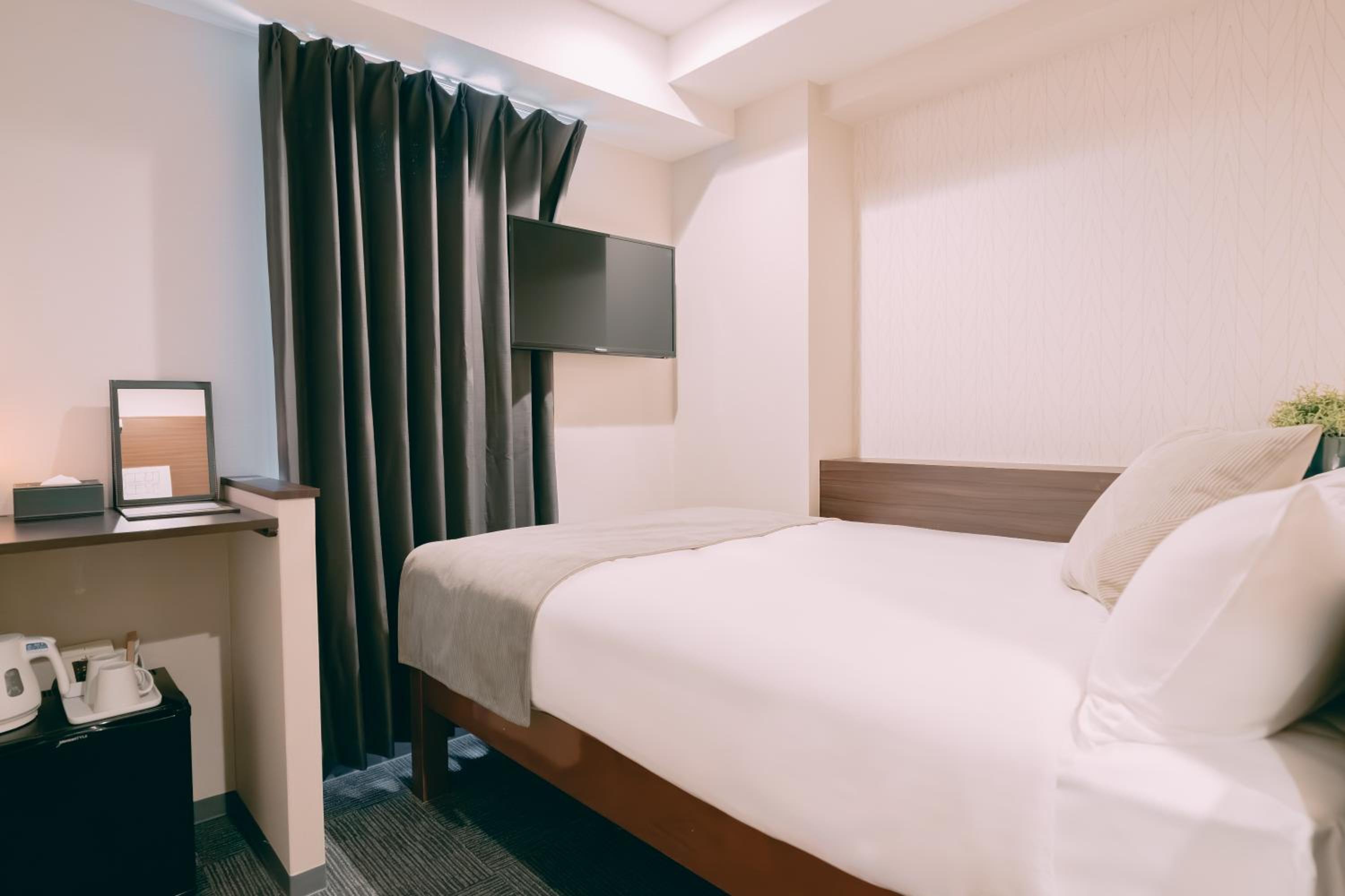 Semi Room, Semi Double Bed