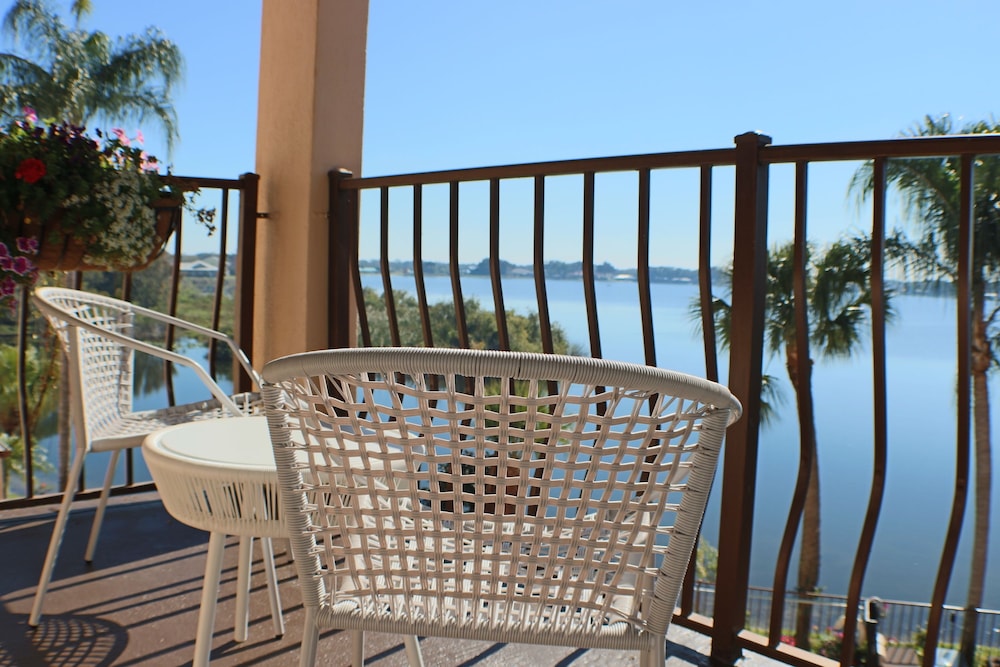 Inn On The Lakes 20/31
